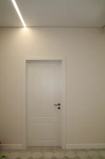Интерьер с нишей с подсветкой в современном стиле смотреть на Basicdecor