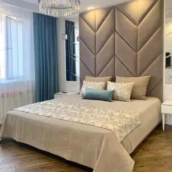 Интерьер спальни cветильниками над кроватью в неоклассике смотреть на Basicdecor