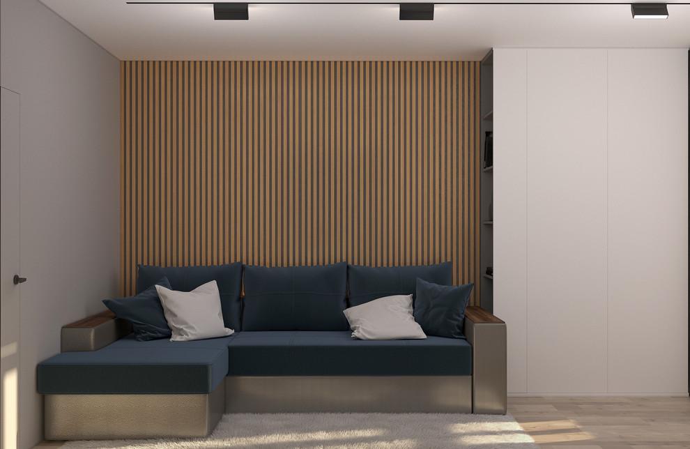 Интерьер спальни с зонированием рейками, телевизором на рейках, вертикальными жалюзи и рейками с подсветкой в современном стиле