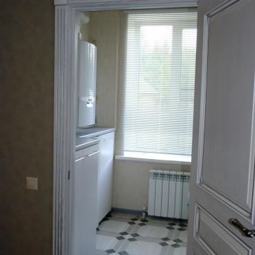 Интерьер с жалюзи и дверными жалюзи  смотреть на Basicdecor