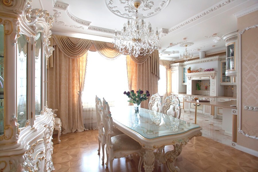 Интерьер столовой в классическом стиле, в восточном стиле, барокко, рококо и готике