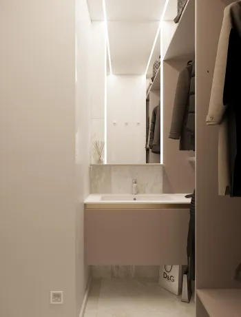Интерьер с зеркалом на двери  смотреть на Basicdecor