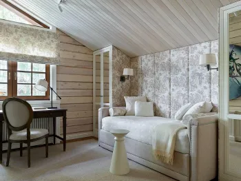 Интерьер спальни с в деревянном доме  смотреть на Basicdecor