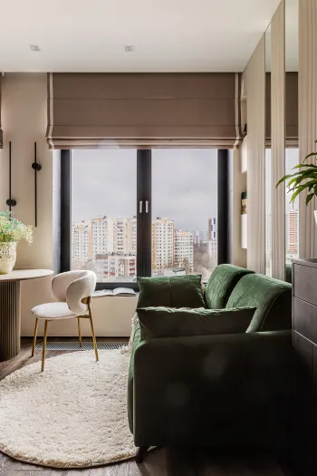 Интерьер гостиной с жалюзи и дверными жалюзи  смотреть на Basicdecor