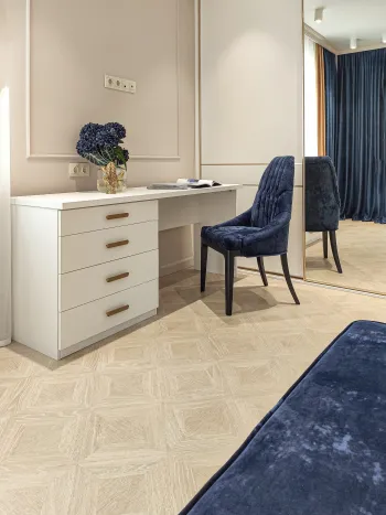 Интерьер c рабочим местом в неоклассике смотреть на Basicdecor