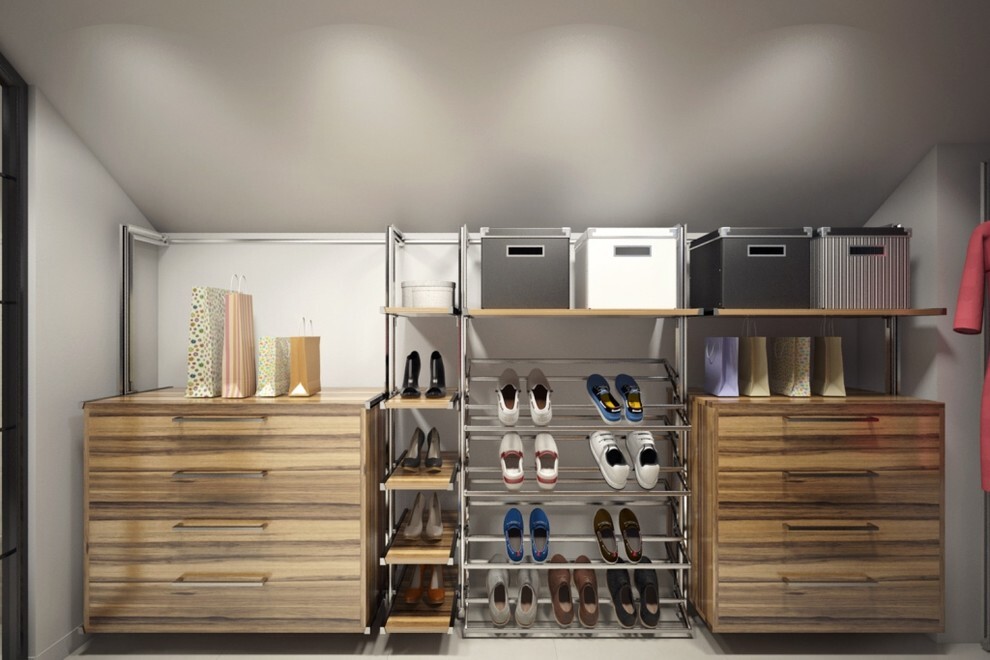Интерьер гардеробной с хранением обуви в стиле лофт