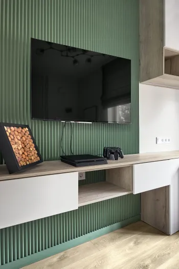 Интерьер детской с телевизором на стене  смотреть на Basicdecor