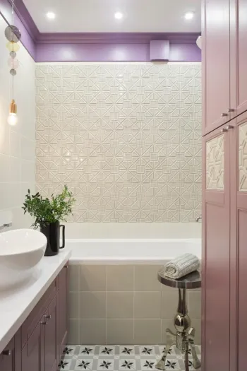 Интерьер ванной с нишей из плитки в стиле кантри смотреть на Basicdecor
