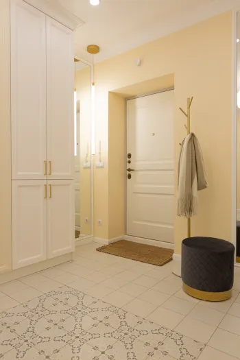 Интерьер прихожей с проходной  смотреть на Basicdecor