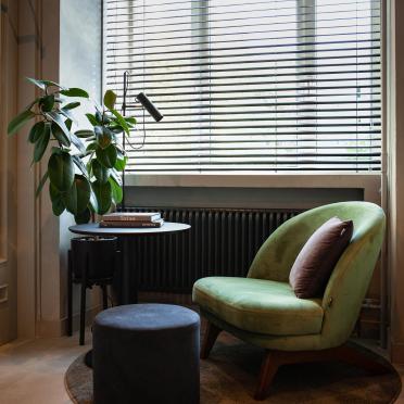 Интерьер с жалюзи  смотреть на Basicdecor