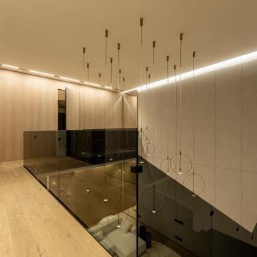 Интерьер cветовыми линиями  смотреть на Basicdecor