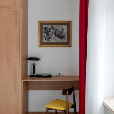 Интерьер с картинами над камином  смотреть на Basicdecor