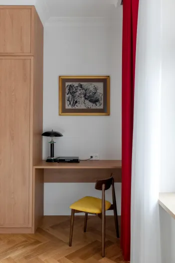 Интерьер с картинами над камином  смотреть на Basicdecor