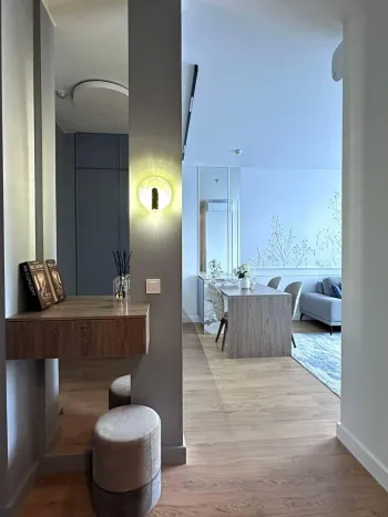 Интерьер прихожей c подсветкой  смотреть на Basicdecor