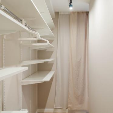 Интерьер гардеробной в современном стиле смотреть на Basicdecor