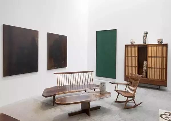 Conoid Bench, дизайнер Джордж Накашима Conoid Bench, дизайнер Джордж Накашима