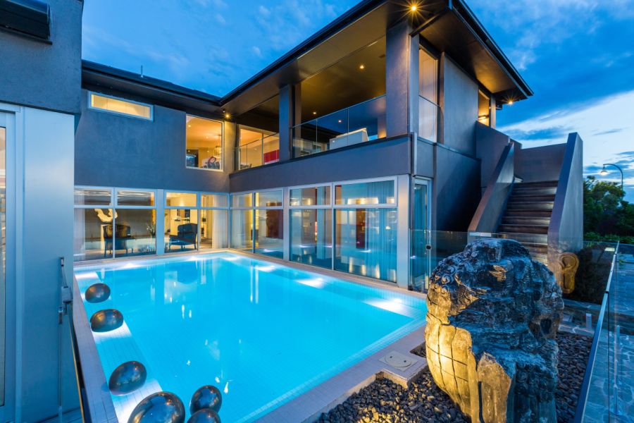 Дизайн бассейна в загородном доме: топ крытых бассейнов от известных архитекторов