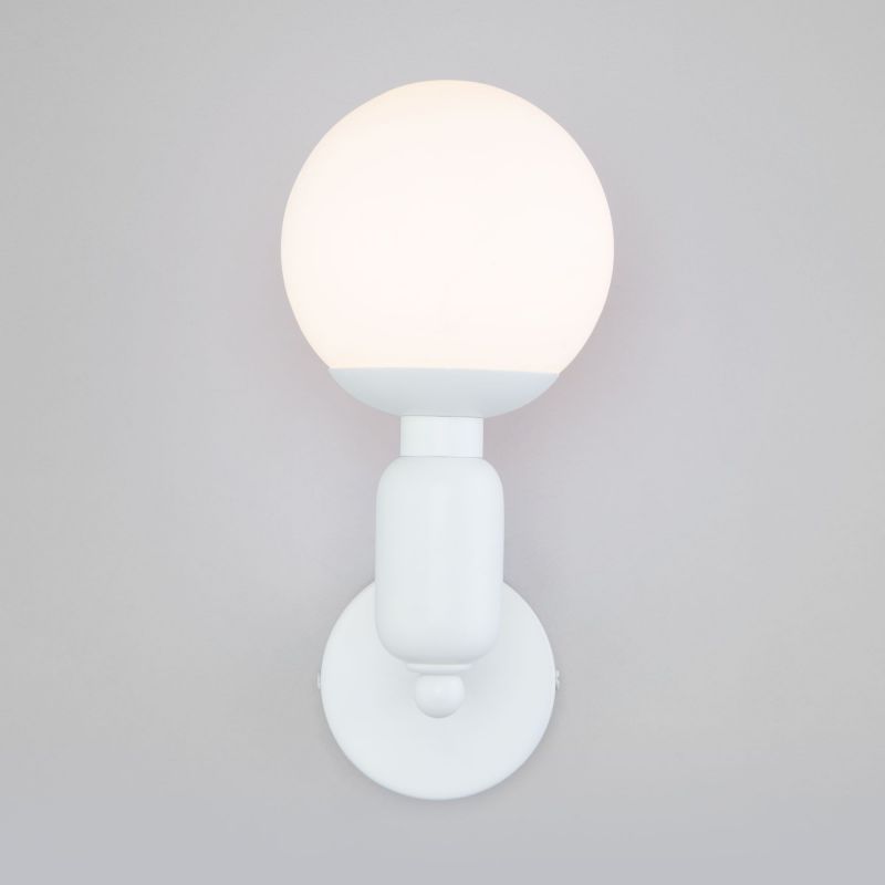 Настенный светильник со стеклянным плафоном Eurosvet Bubble 50251/1, белый