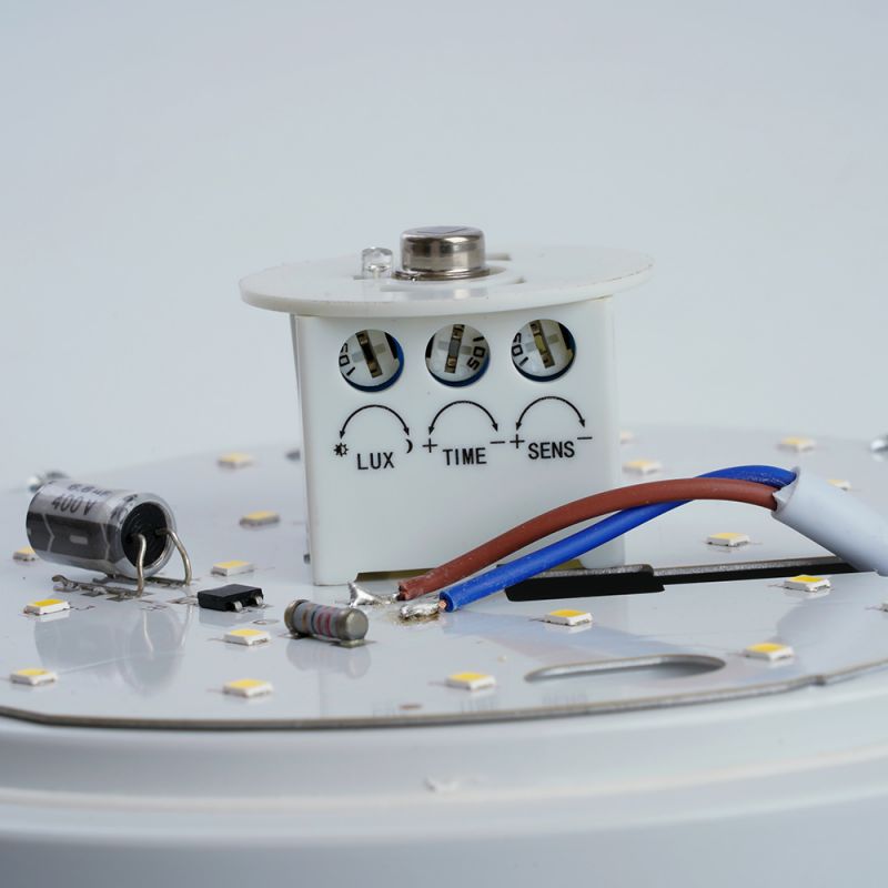 Светильник светодиодный пылевлагозащищённый с ИК-датчиком Feron AL3016 в пластиковом корпусе 12W 4000K IP65 белый 48564