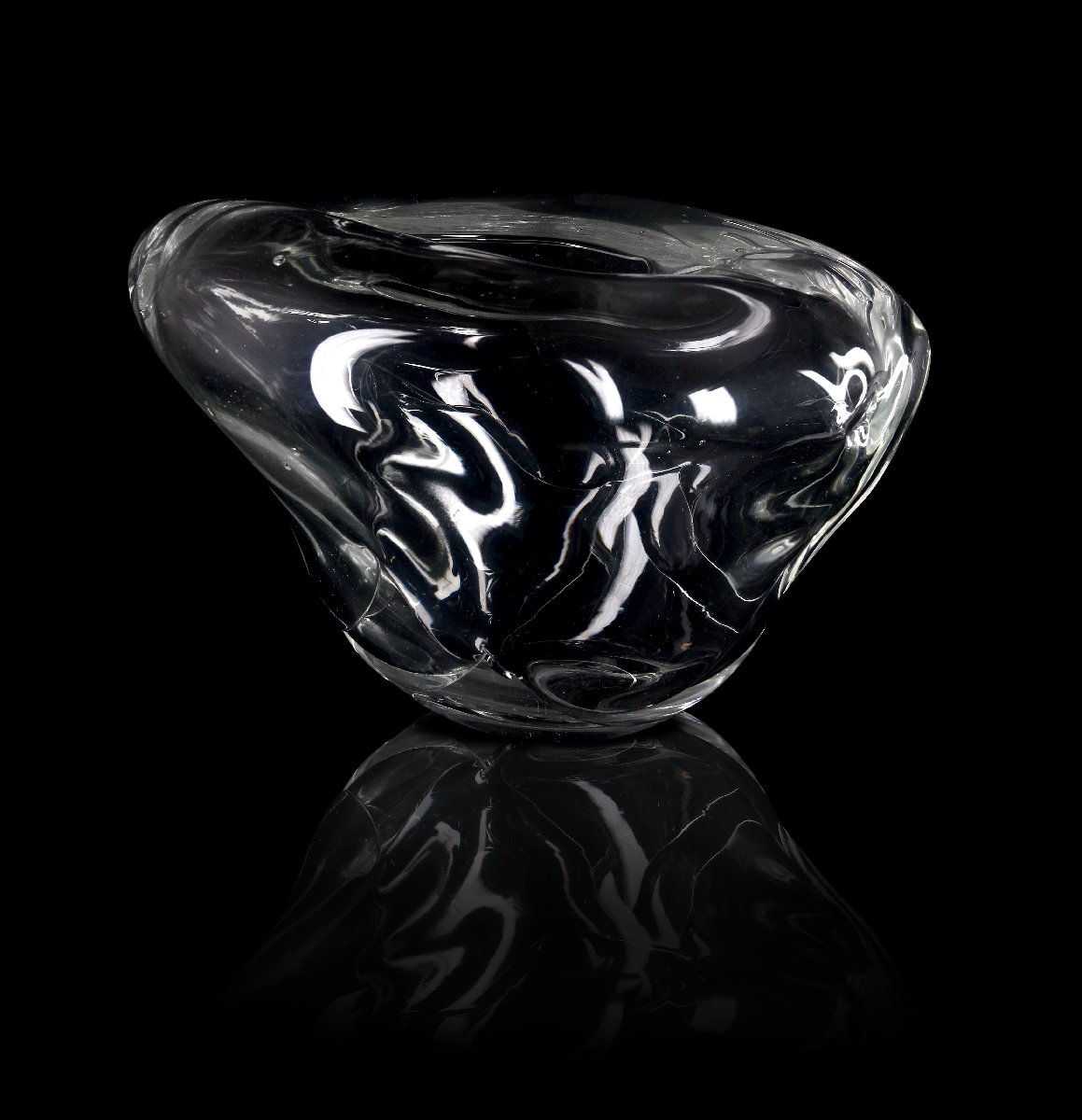 50 stone. Дизайнерские черная ваза камень. Ваза с камнями. Дизайнерские черная ваза камень графит. Маленькая ваза камень.