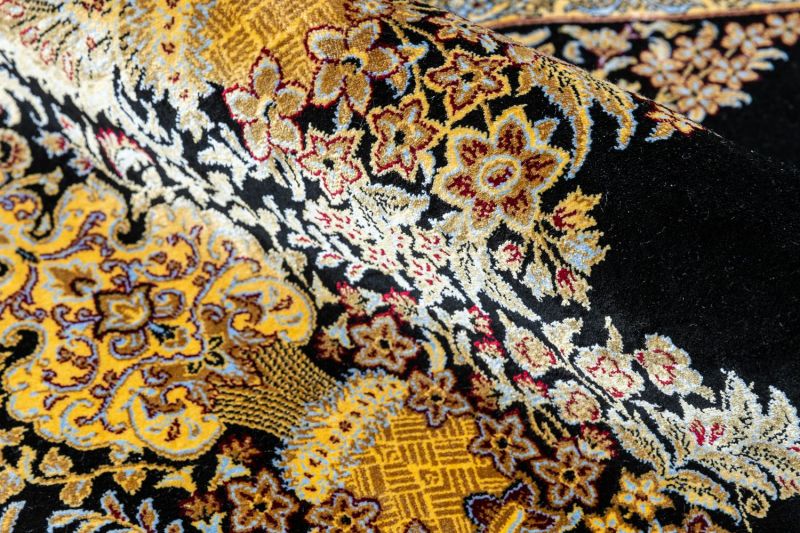 Иранский ковер из шёлка и модала Carpet «MASTERPIECE QUM» 051-21-GRAND MEDALION BLACK-GOLD 151 x 228 см фото 4