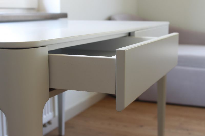 Стол письменный Ellipsefurniture Type 140*70 см (светло-серый) TY010302350101 фото 6