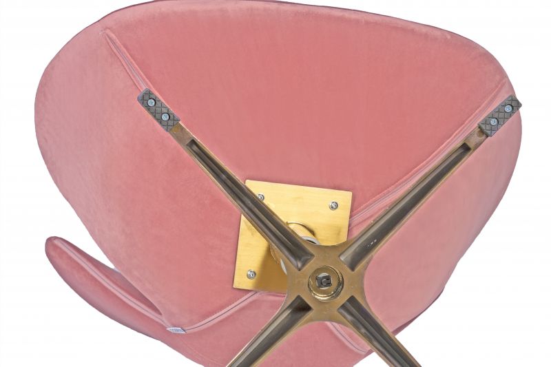 Кресло Dobrin Swan 69A-LMO SWAN, цвет сиденья розовый велюр BLUVEL52, цвет основания золотой