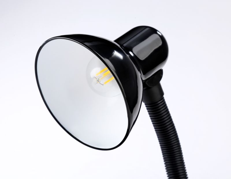 Настольная лампа со сменной лампой E27 с выключателем Ambrella DESK DE DE7704