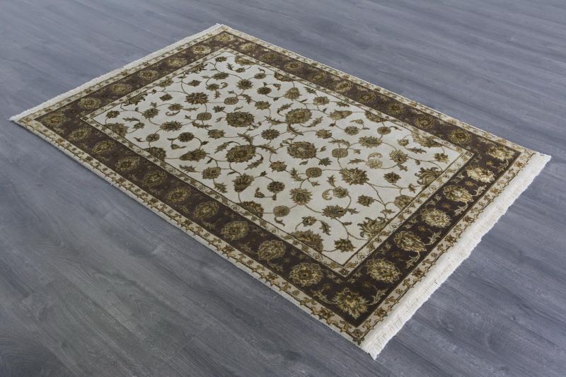 Индийский ковер из шерсти и шёлка Carpet «PLATINUM» AK1507-IVR-CHOC 125 x 184 см