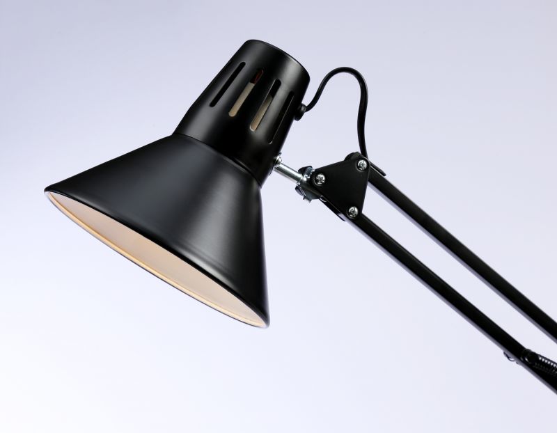 Настольная лампа со сменной лампой E27 Ambrella DESK DE DE7722
