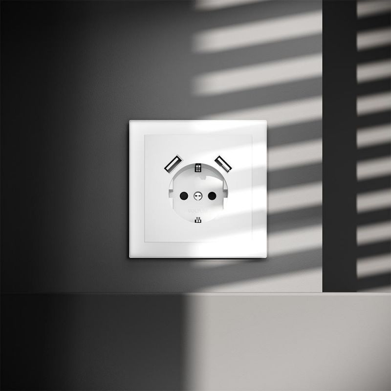 Розетка встраиваемая VOLTUM S70 с заземлением и защитными шторками, 16А, с USB, A+A, (белый матовый) VLS040402 фото 2