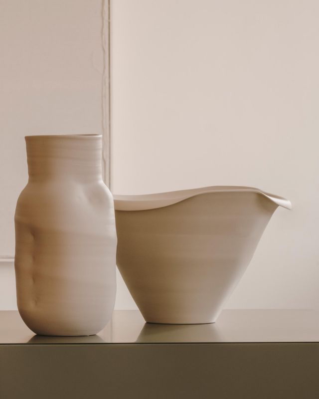 Керамическая ваза La Forma (ex Julia Grup) Macaire BD-2860426 бежевого цвета Ø 34 см