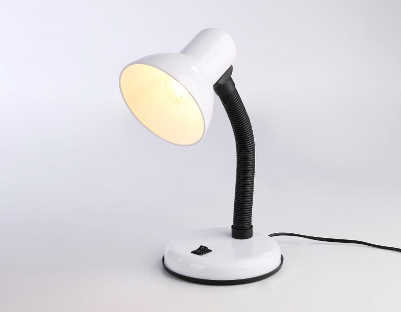 Настольная лампа со сменной лампой E27 с выключателем Ambrella DESK DE DE7701